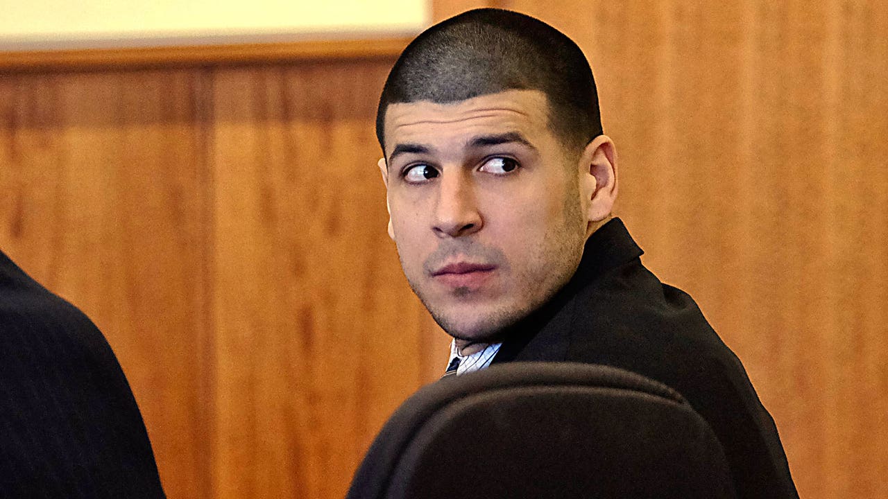 Hernandez attorneys win some battles, lose others, over evidence in murder trial